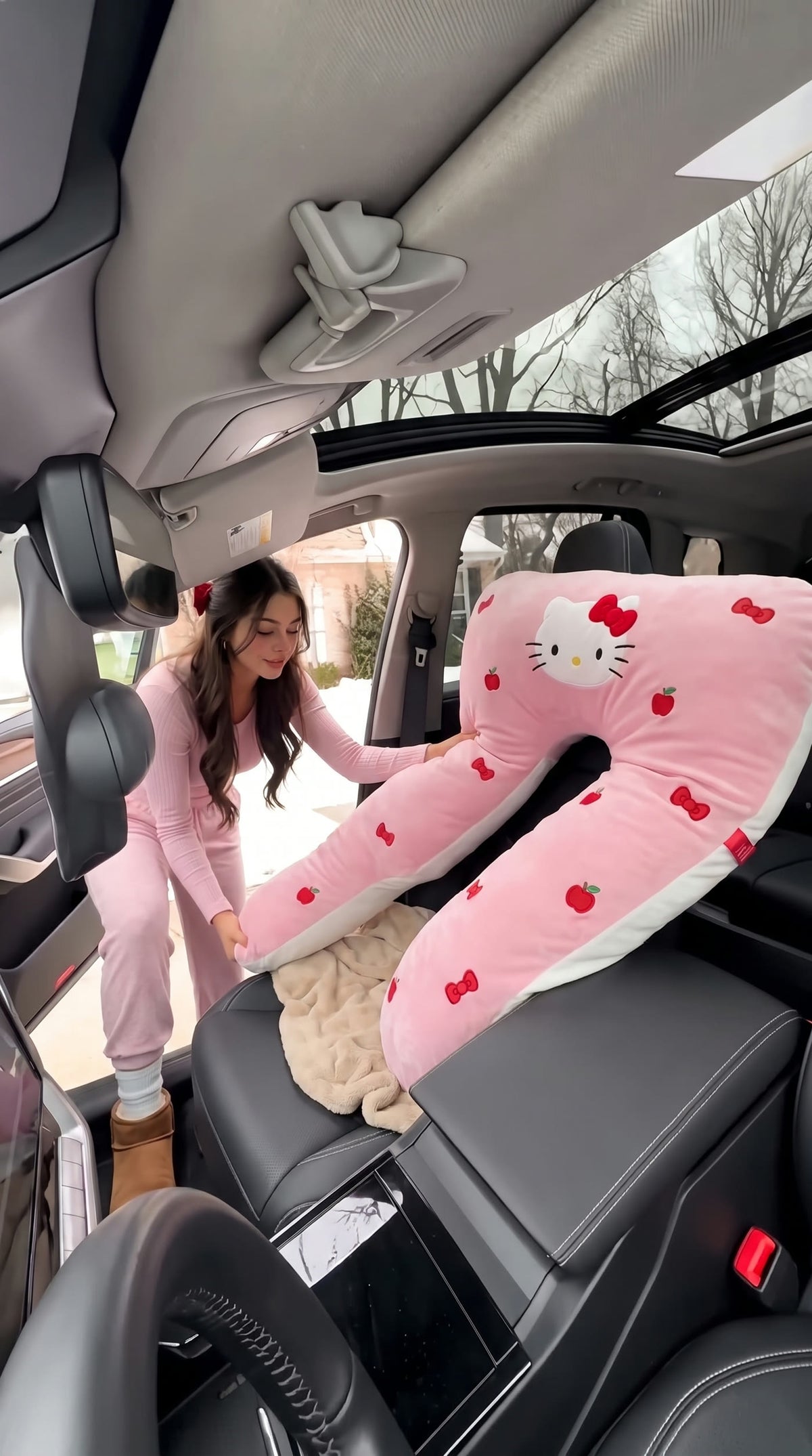 gift | Unboxing the passenger pillow gift in the car
