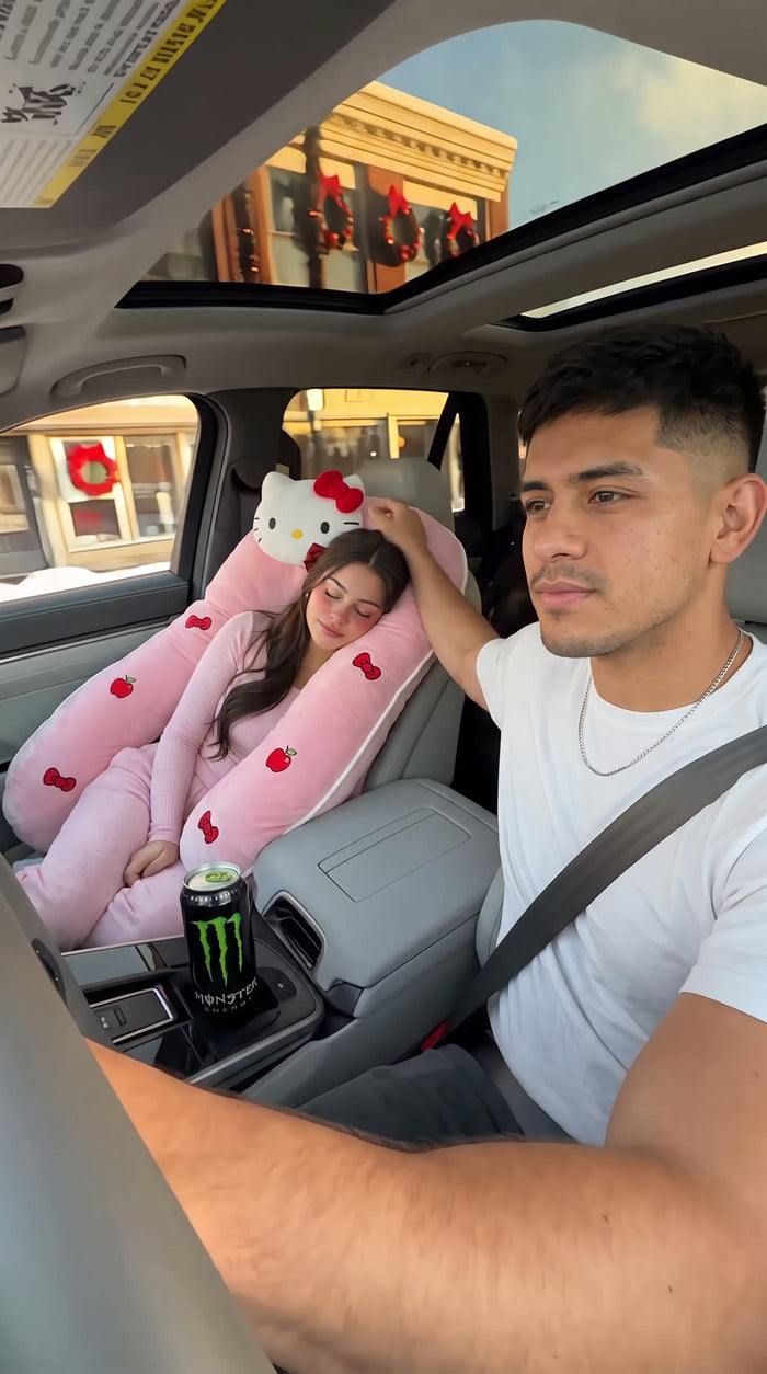 couple | Boyfriend driving while she naps on the pillow